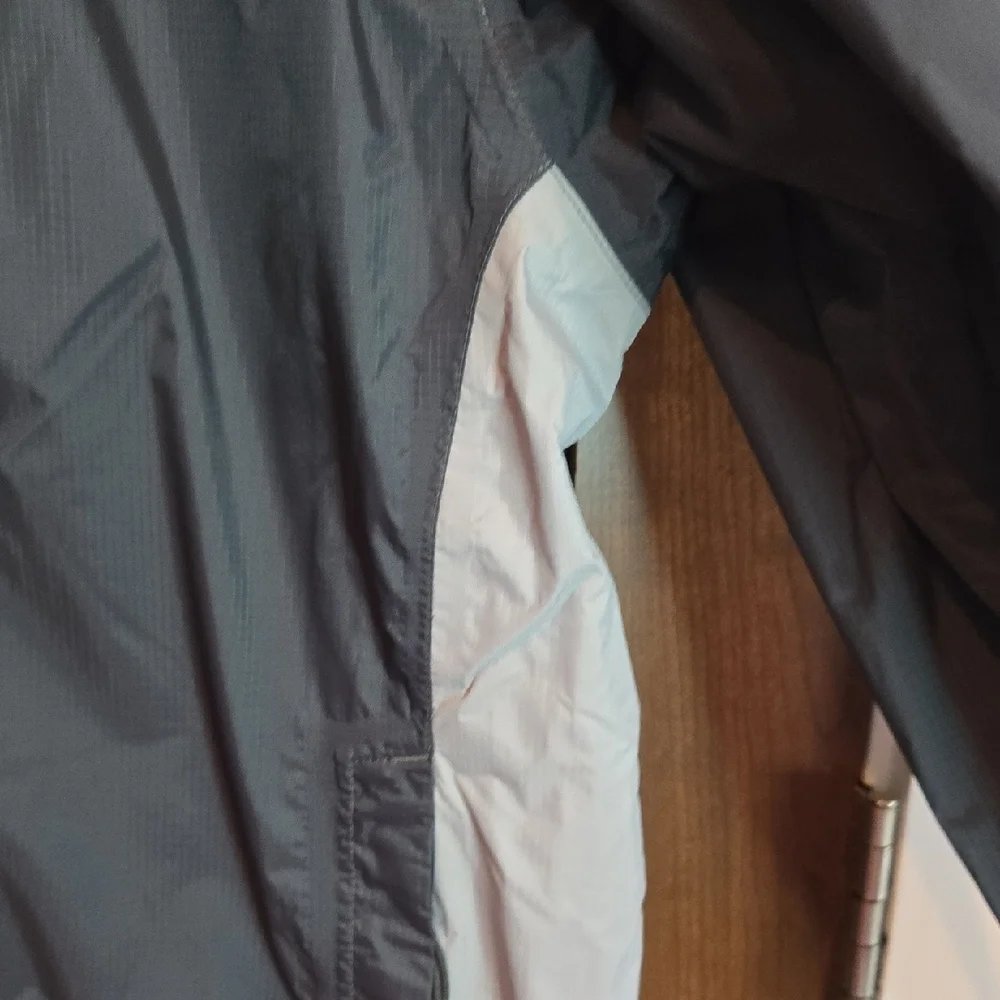 The North Face Men's Large Dark Gray Hooded Hyvent Windbreaker Jacket